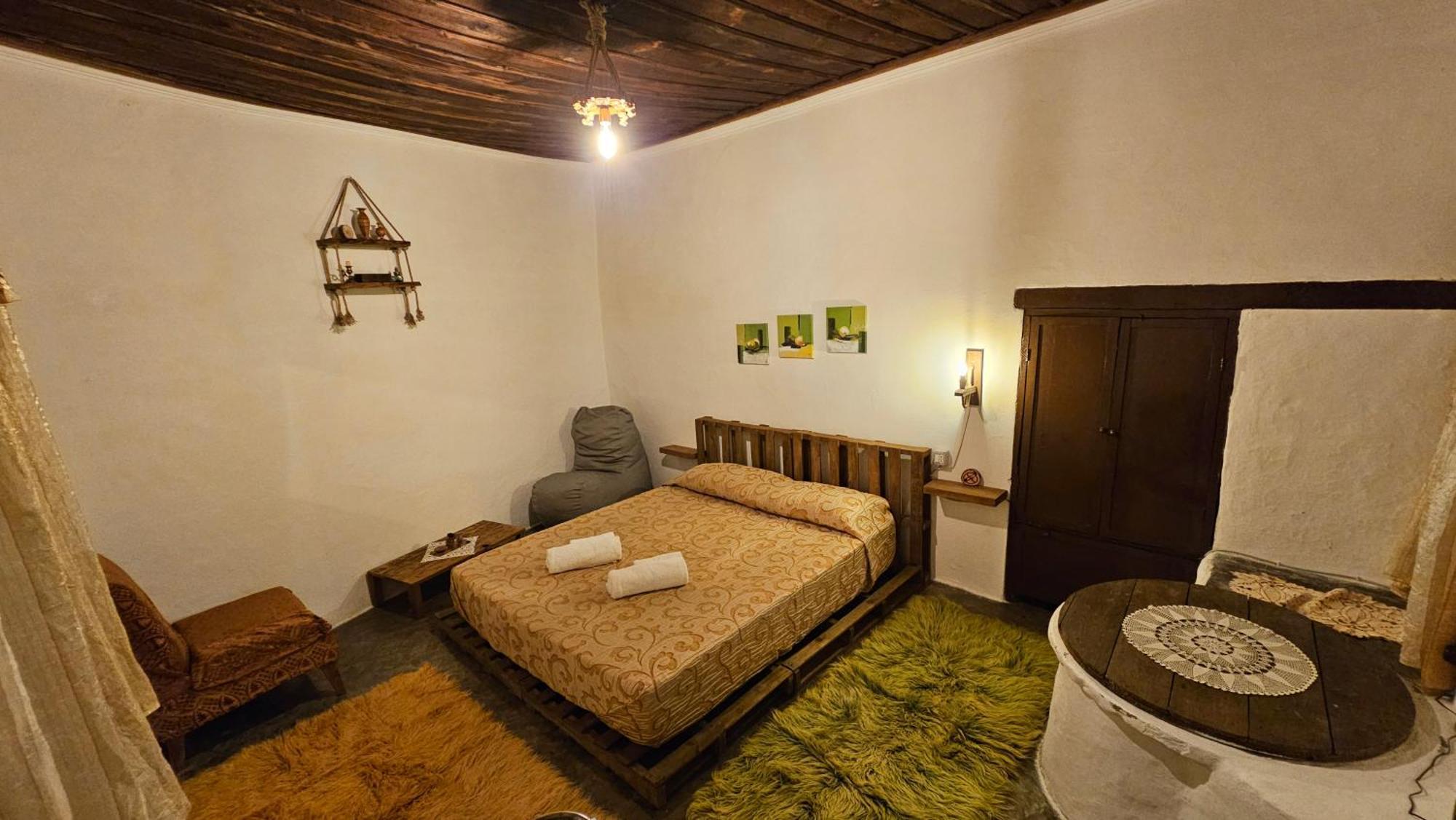 Guest House Panorama Berat Esterno foto