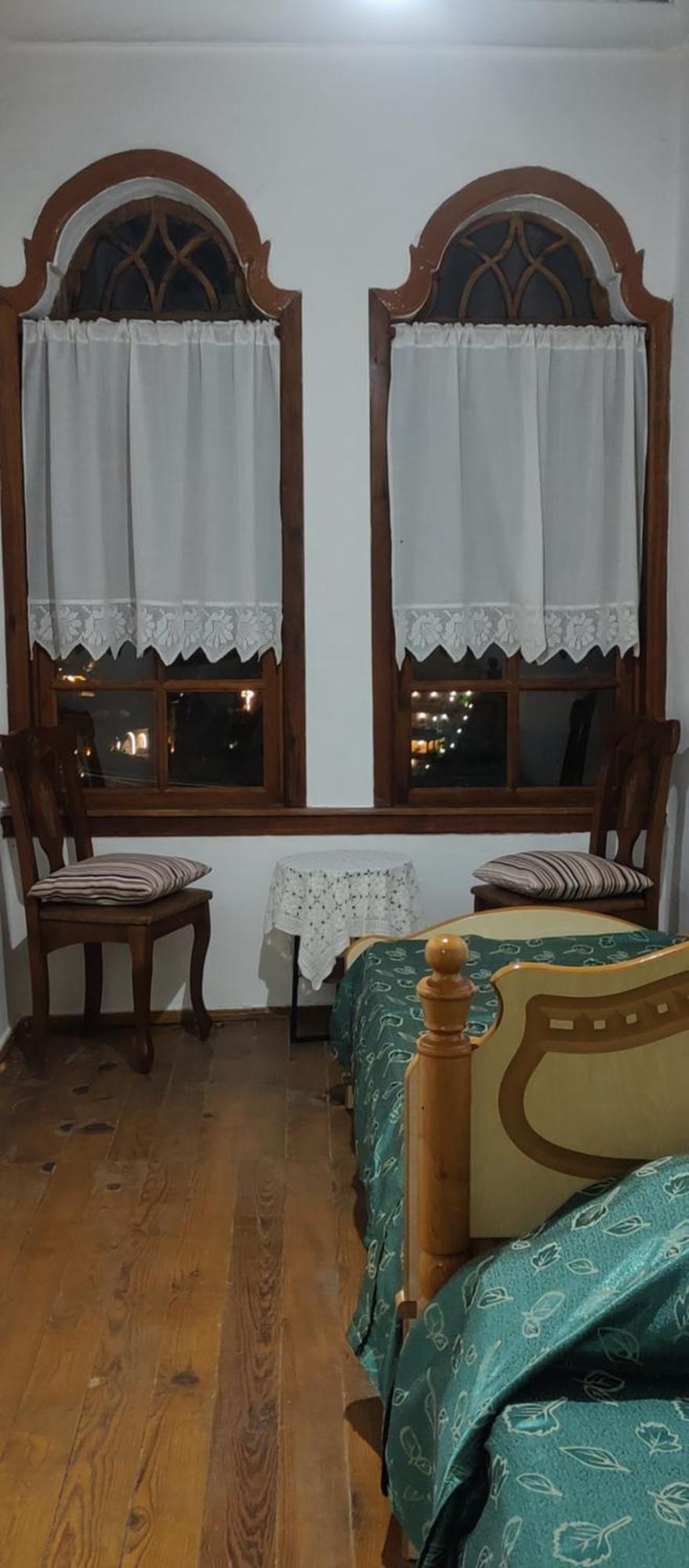 Guest House Panorama Berat Esterno foto