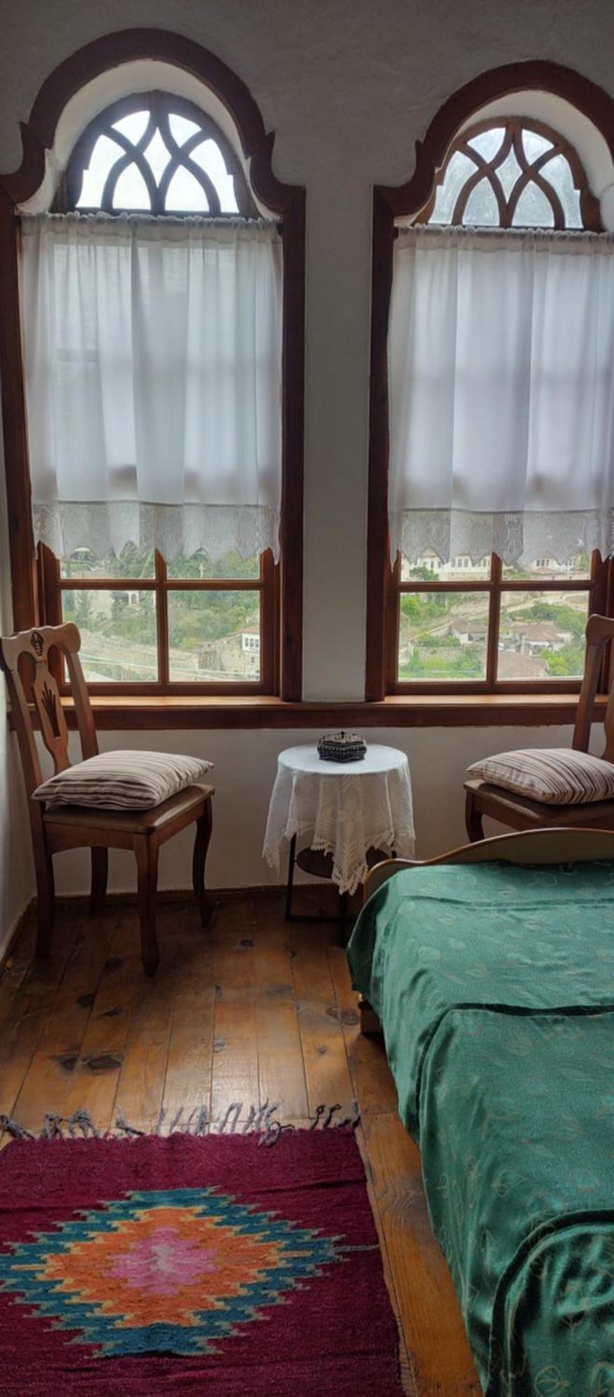 Guest House Panorama Berat Esterno foto