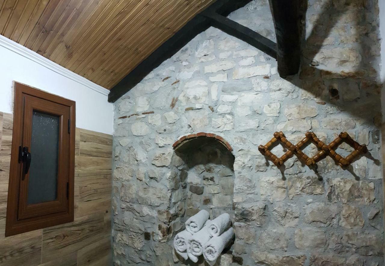 Guest House Panorama Berat Esterno foto